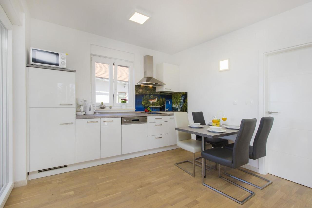 Apartments Luka ヴォディツェ エクステリア 写真